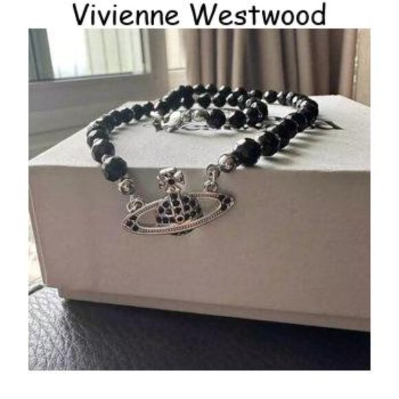 Vivienne Westwood Gold Safety Pin Pearl Necklace - Picture 4 of 5